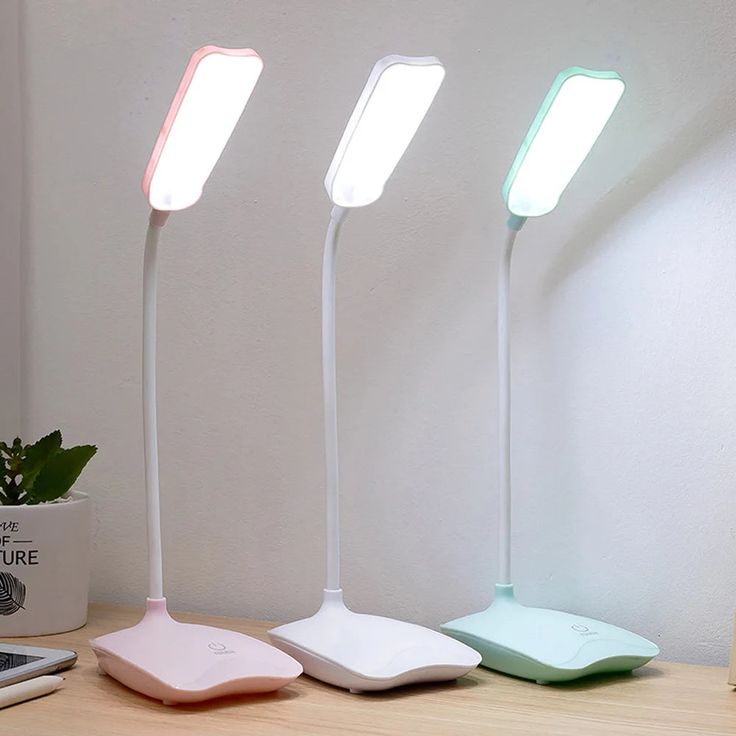 Desk Lamp with flexible Gooseneck - 3 Levels of Brightness